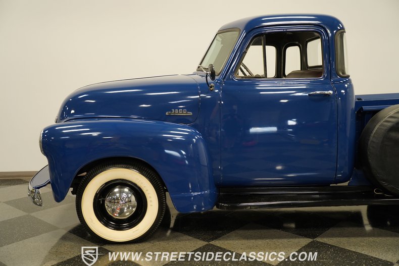 1953 Chevrolet 3600 5-Window 21