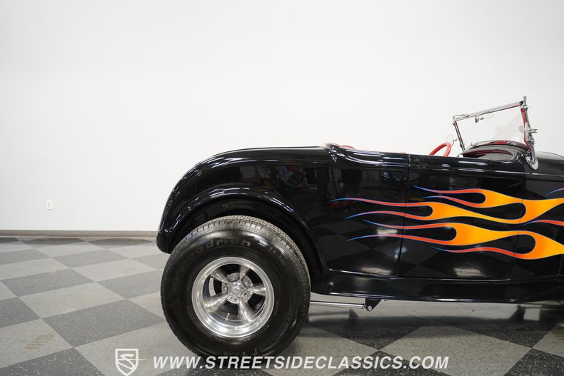 1932 Ford Roadster  27