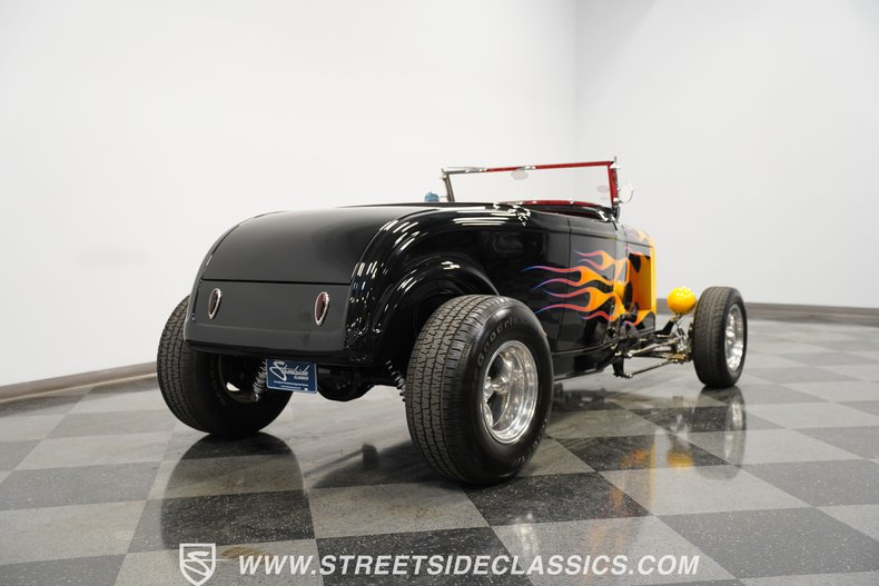 1932 Ford Roadster  10