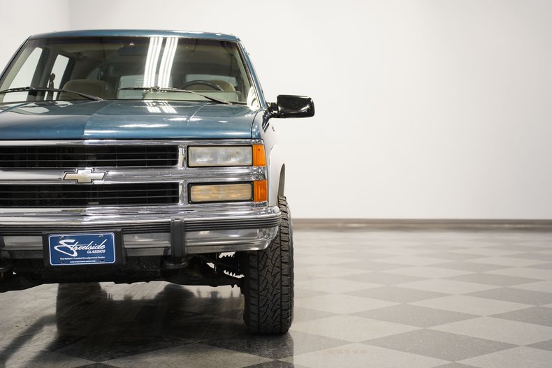 1994 Chevrolet Suburban K2500 4x4 19