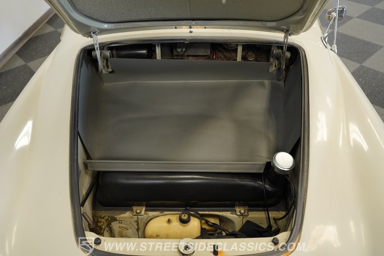 1964 Volkswagen Karmann Ghia 42
