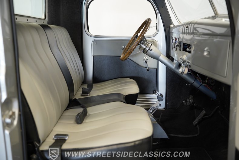 1946 Dodge 1/2-Ton Pickup 60