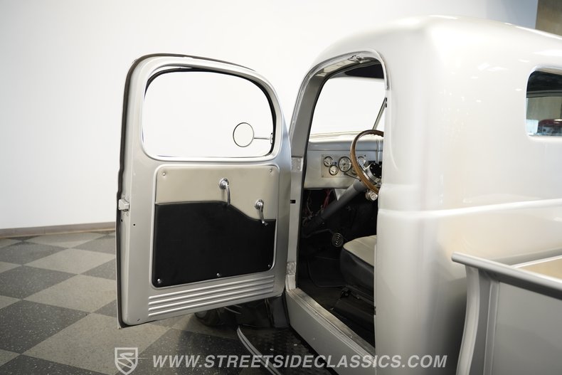 1946 Dodge 1/2-Ton Pickup 42