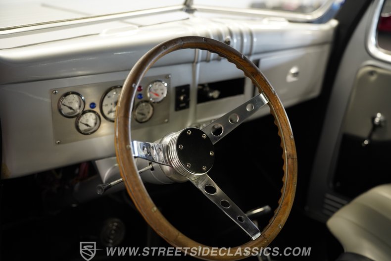 1946 Dodge 1/2-Ton Pickup 46