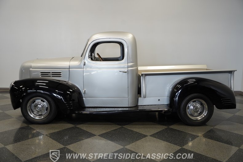 1946 Dodge 1/2-Ton Pickup 2