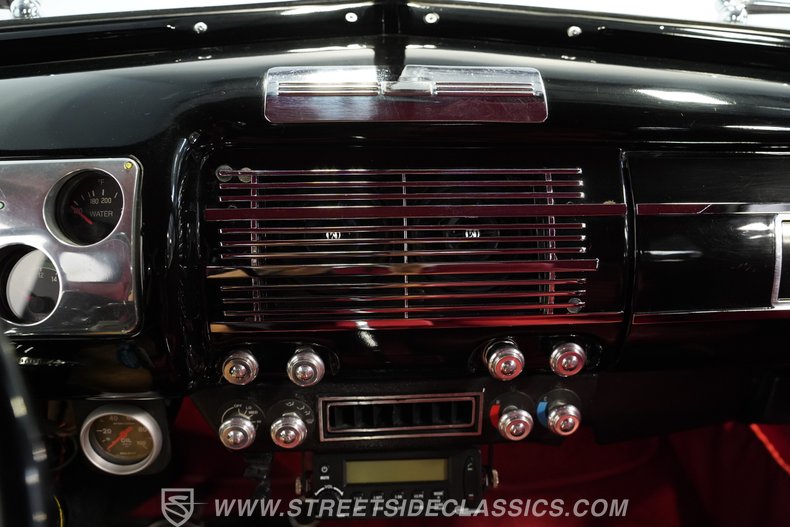 1940 Ford Deluxe 55
