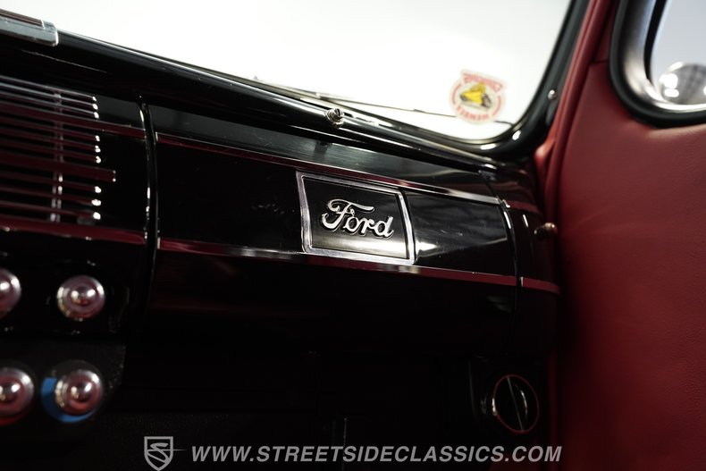 1940 Ford Deluxe 57