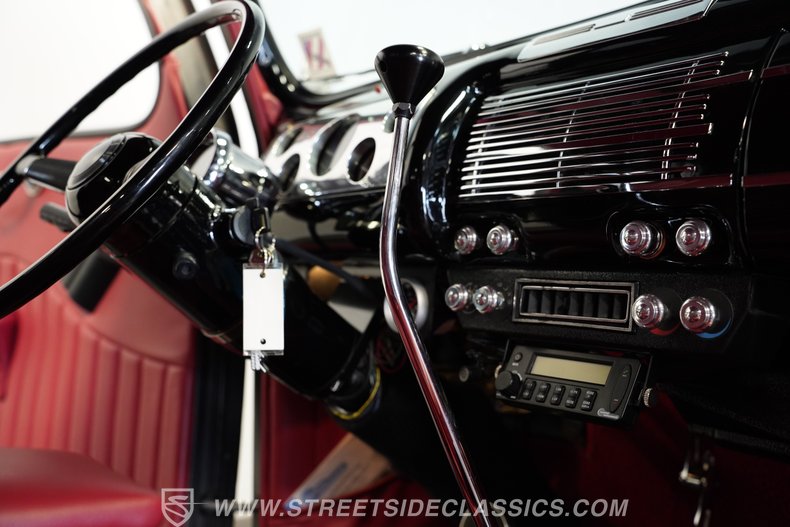 1940 Ford Deluxe 53