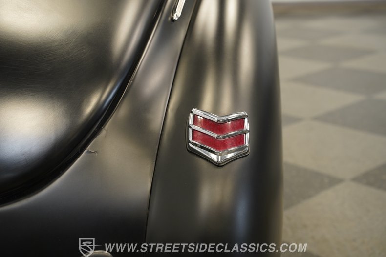 1940 Ford Deluxe 94