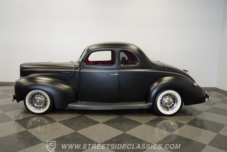 1940 Ford Deluxe 2