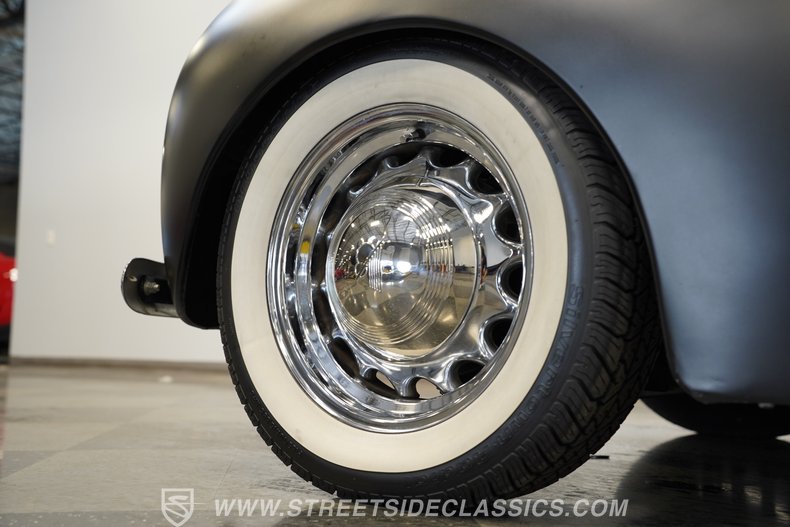 1940 Ford Deluxe 77
