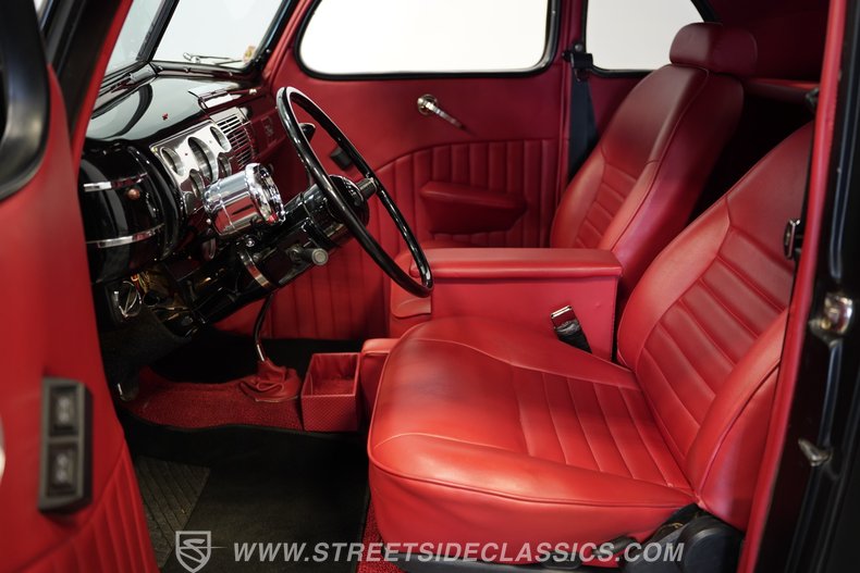 1940 Ford Deluxe 3