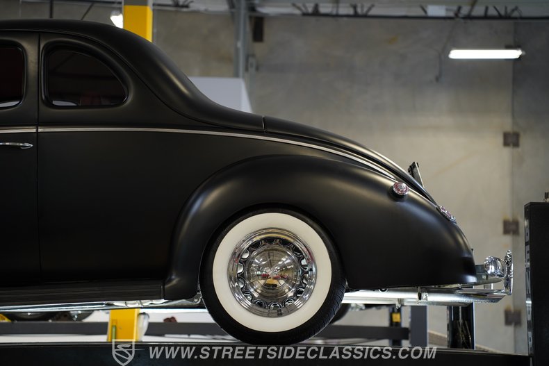 1940 Ford Deluxe 86