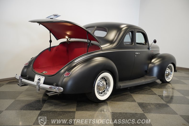1940 Ford Deluxe 69