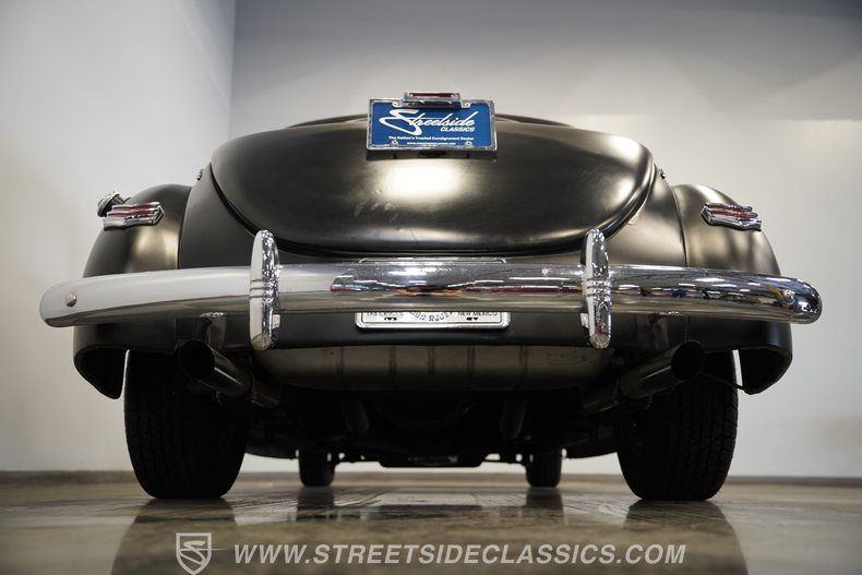 1940 Ford Deluxe 33