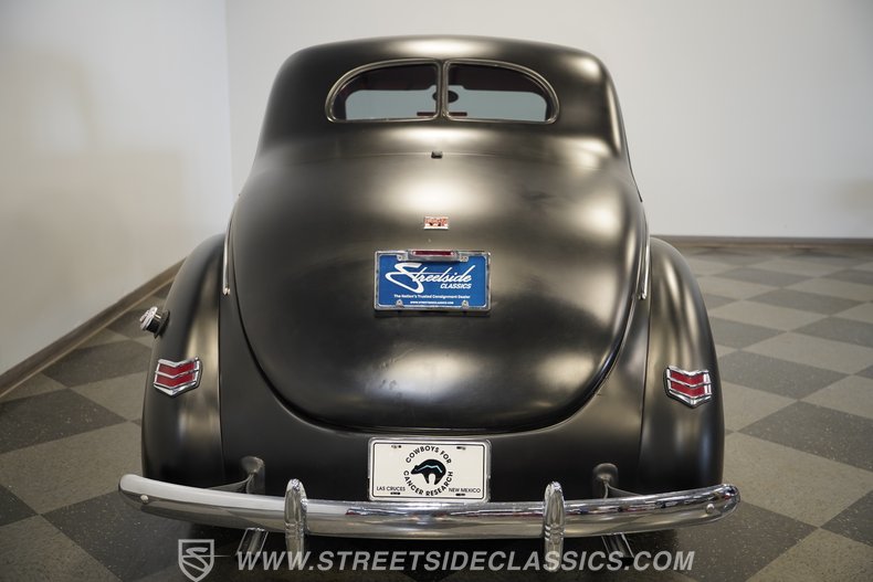 1940 Ford Deluxe 11