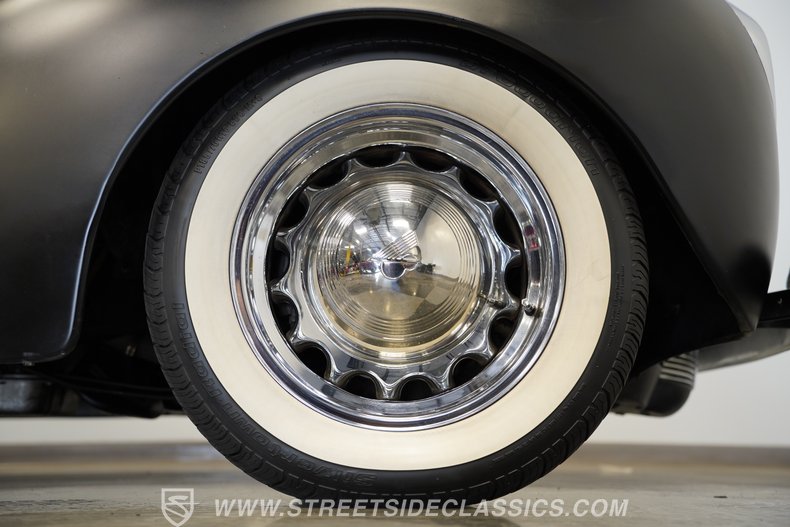 1940 Ford Deluxe 74