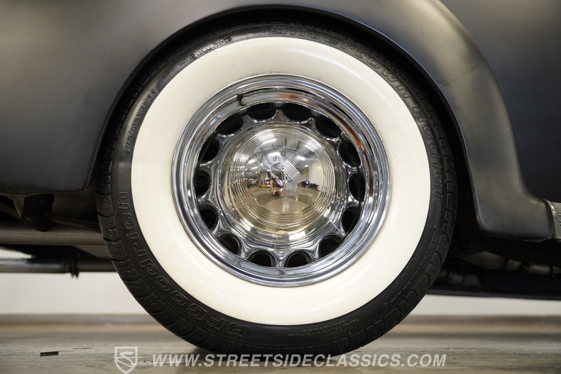 1940 Ford Deluxe 76