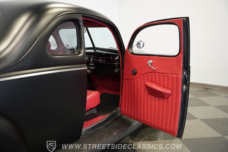 1940 Ford Deluxe 67