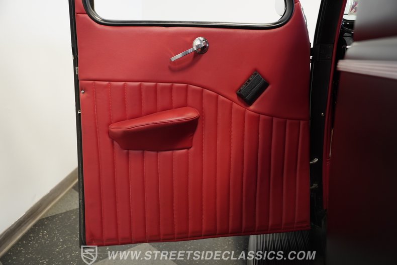 1940 Ford Deluxe 45