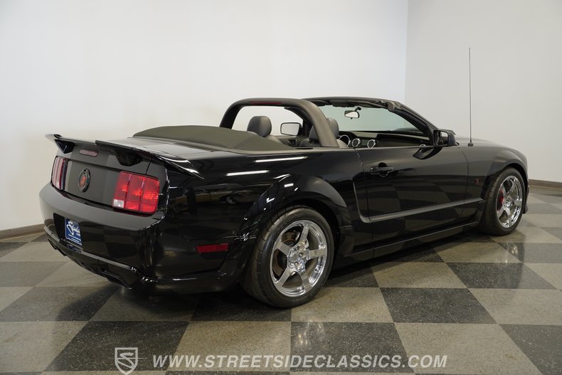 2007 Ford Mustang 13