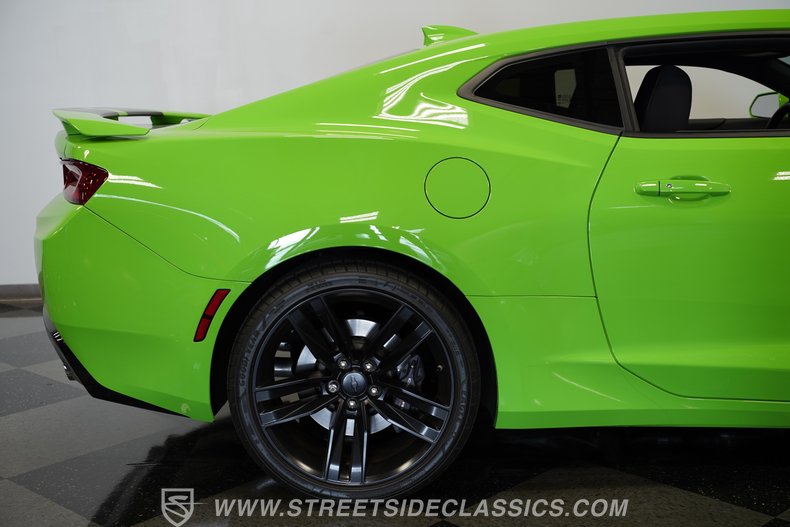 2017 Chevrolet Camaro 34