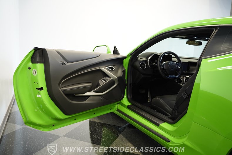 2017 Chevrolet Camaro 44