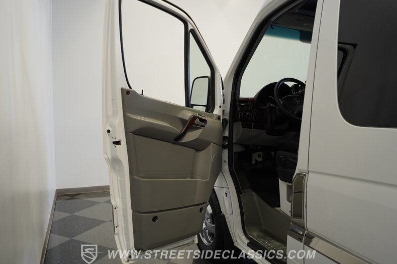 2011 Mercedes-Benz Sprinter 33