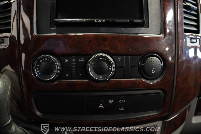 2011 Mercedes-Benz Sprinter 39