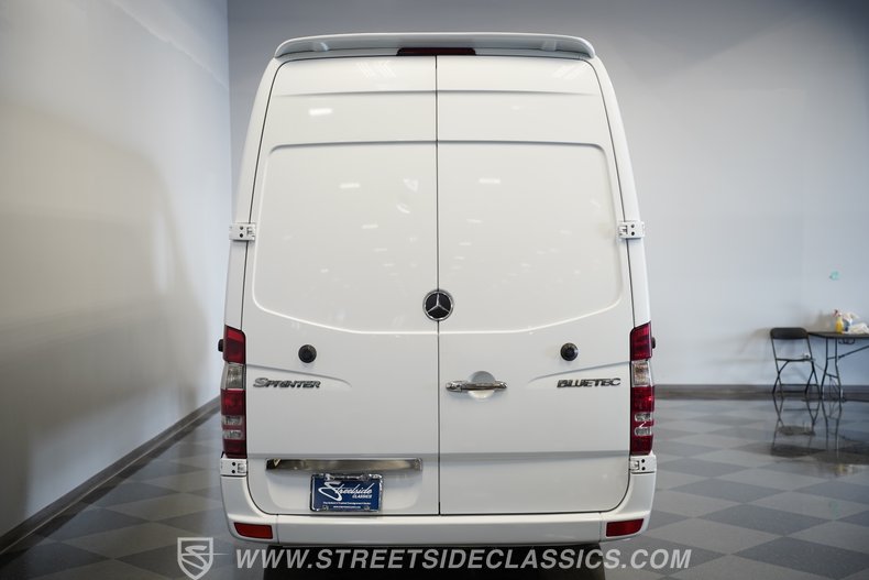 2011 Mercedes-Benz Sprinter 11