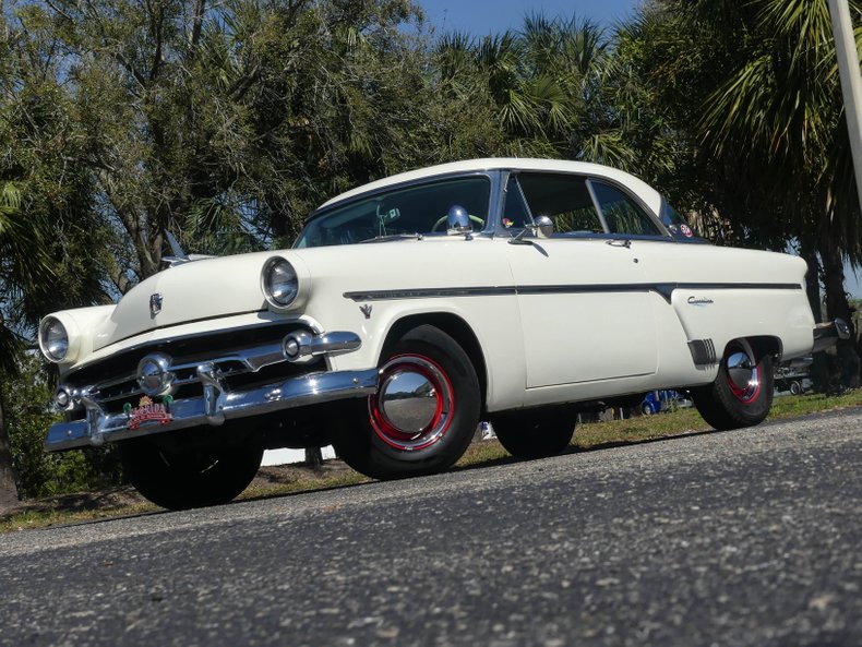 1954 Ford Crestline