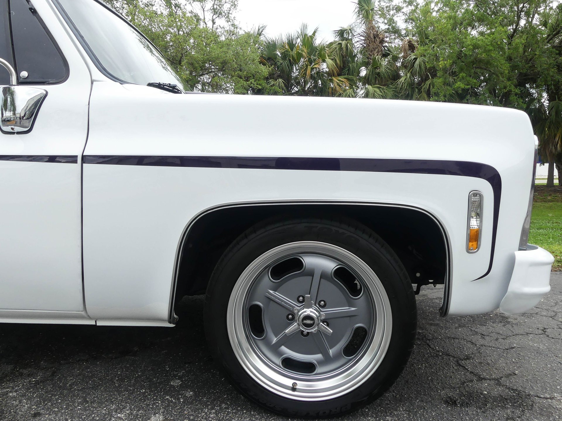 0809-TAMPA | 1979 Chevrolet C10 Fleetside Restomod | Survivor Classic Cars Services