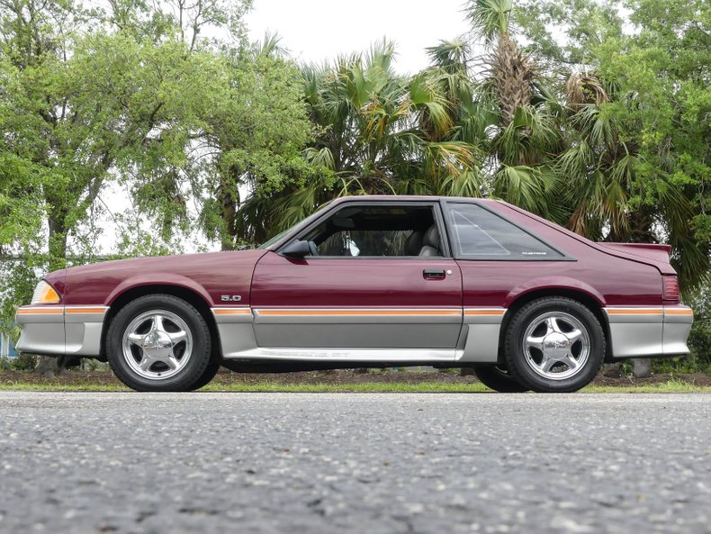 1988 Ford Mustang 20