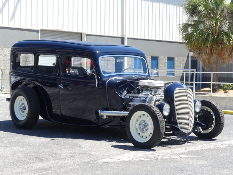 1935 Ford Sedan Delivery 32