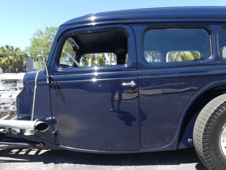 1935 Ford Sedan Delivery 43