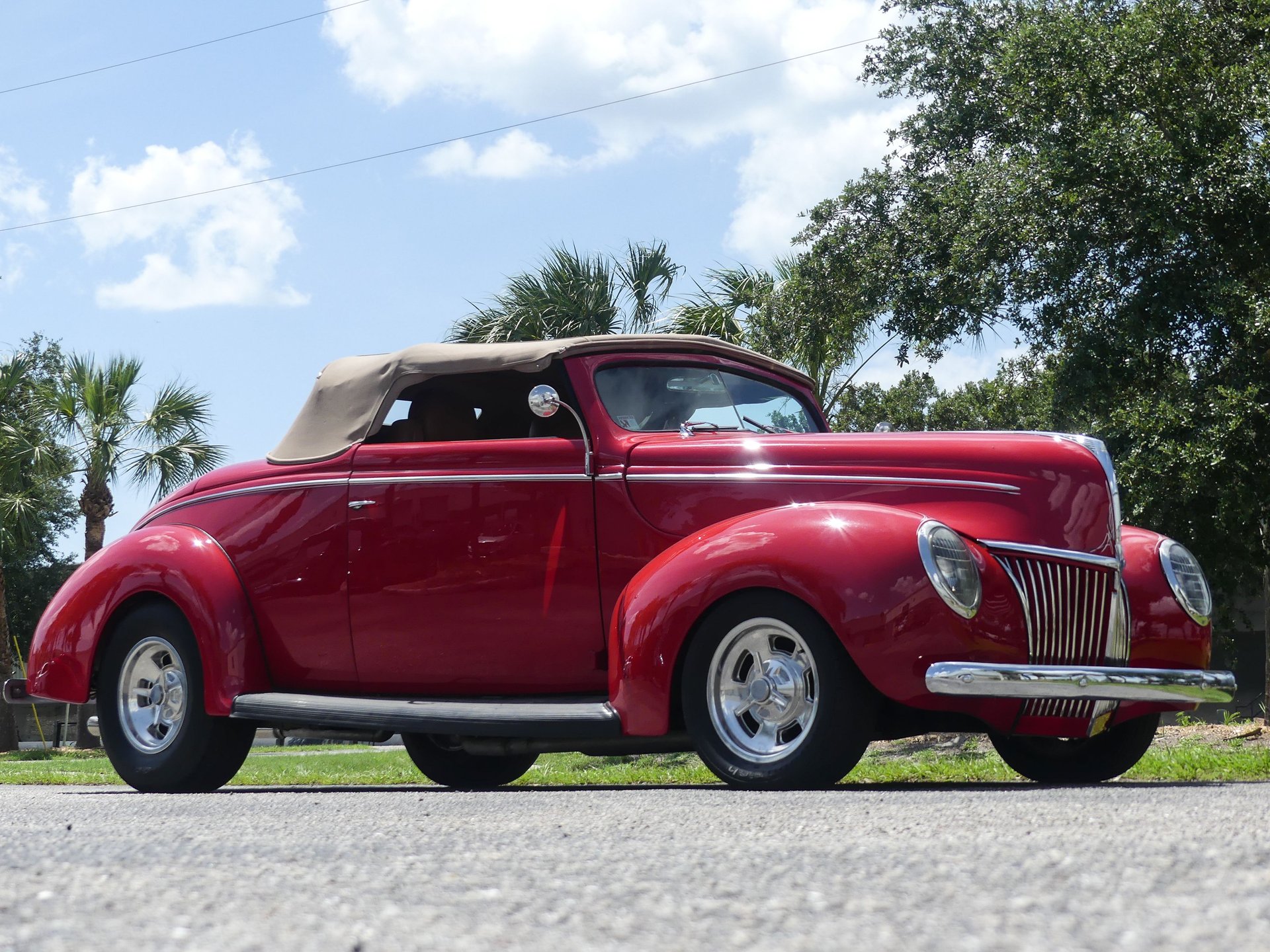 0851-TAMPA | 1939 Ford Deluxe Convertible | Survivor Classic Cars Services