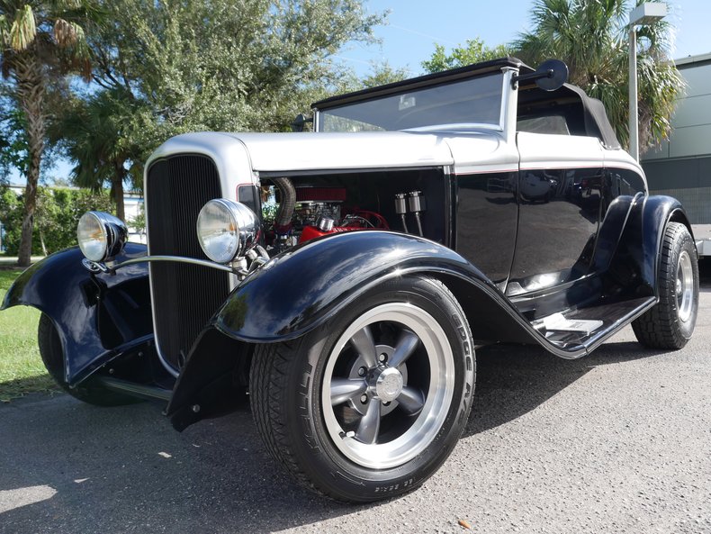 1932 Ford Roadster 15