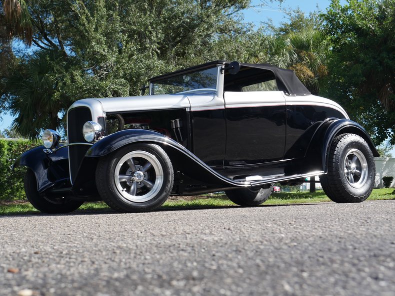 1932 Ford Roadster 9