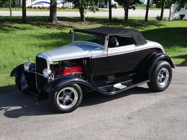 1932 Ford Roadster 14