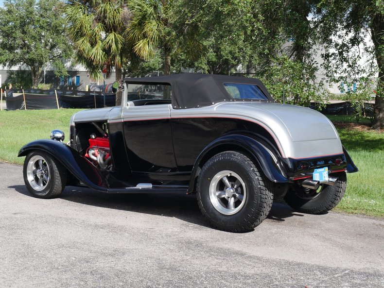 1932 Ford Roadster 20