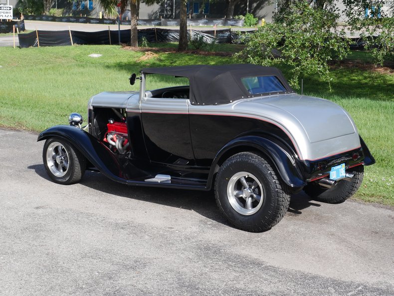 1932 Ford Roadster 21
