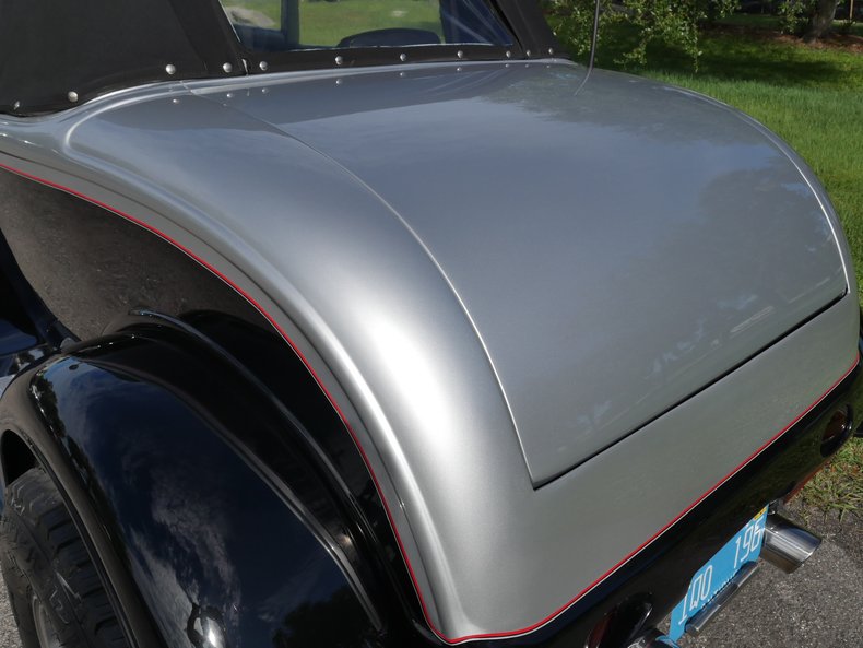 1932 Ford Roadster 36