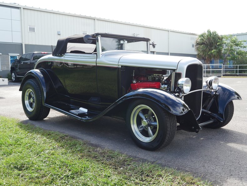 1932 Ford Roadster 42