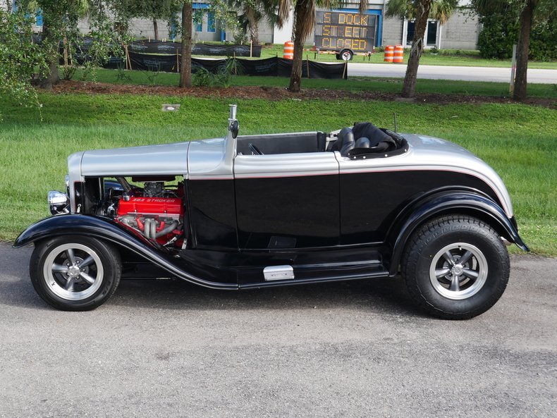 1932 Ford Roadster 48