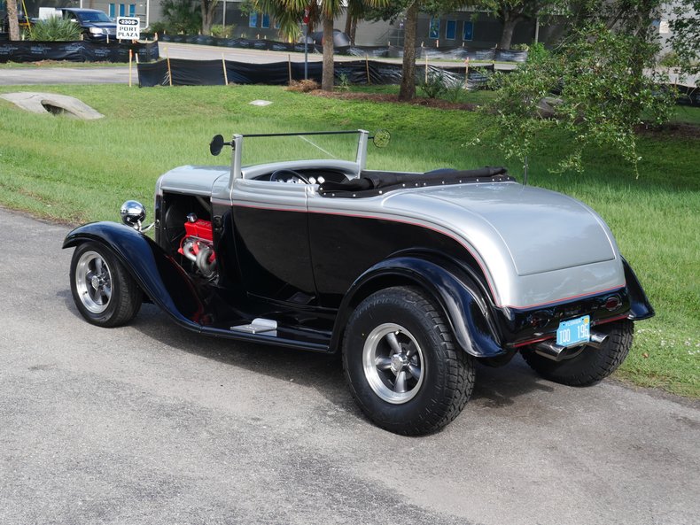 1932 Ford Roadster 51