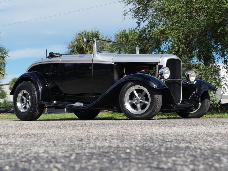 1932 Ford Roadster 10