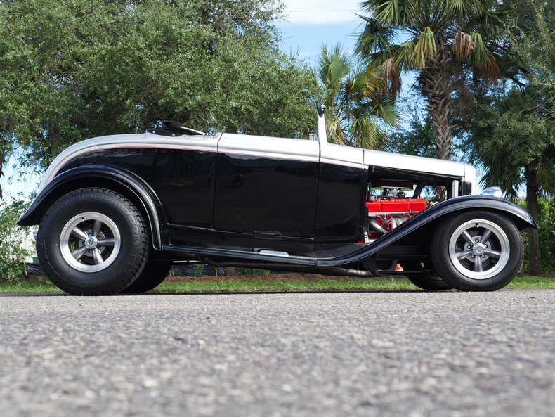 1932 Ford Roadster 13