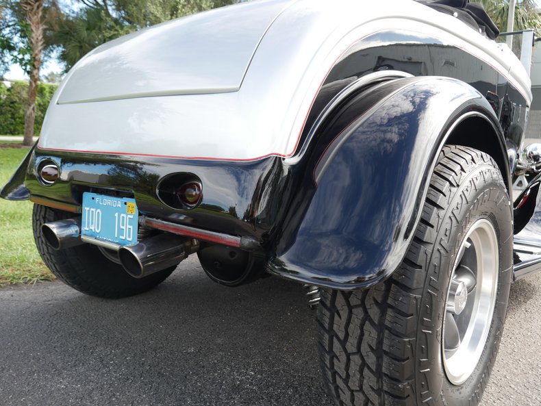 1932 Ford Roadster 59