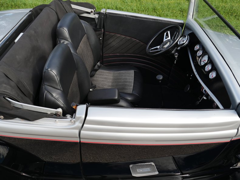 1932 Ford Roadster 61