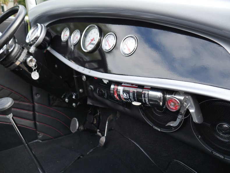 1932 Ford Roadster 80